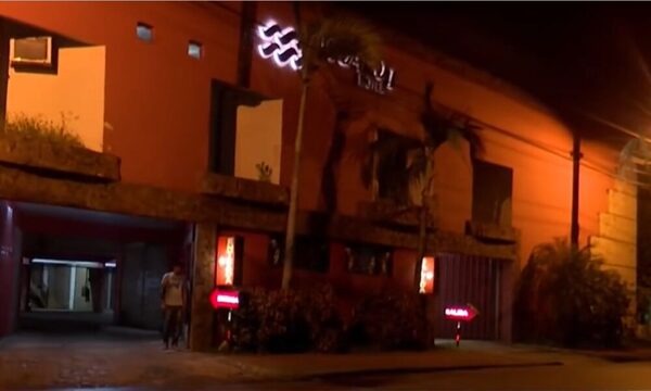 (Video). Entró a un motel buscando a su pareja y armó sarambi, ahora no quiere pagar los daños