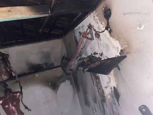 Aire acondicionado ocasionó incendio en un local de venta de ropas - Radio Imperio