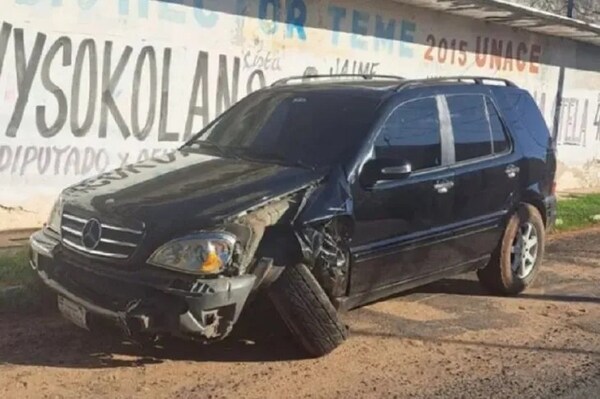 Subjefe antinarcótico conduce alcoholizado, choca contra vehículo e intenta huir