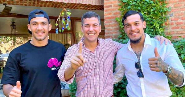 La Nación / Peña pidió a figuras deportivas llevar al Paraguay al sitio soñado