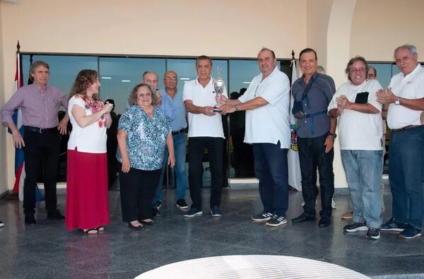 Turf: Baham Kaddim gana la especial - Polideportivo - ABC Color