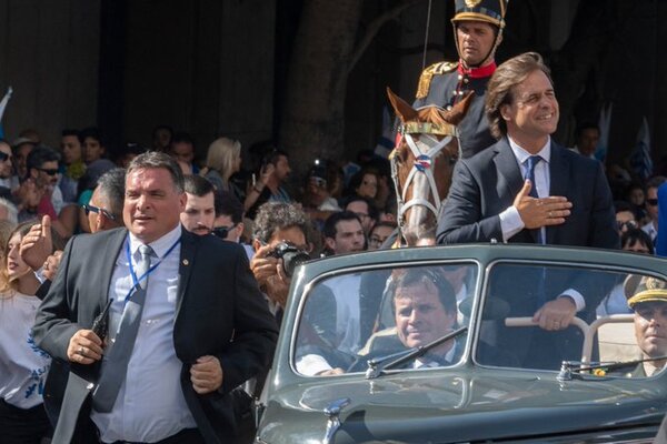 Trasladan a la fiscal que investigaba la trama de corrupción en torno al exjefe de la custodia presidencial de Lacalle Pou