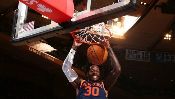 Versus / Julius Randle explota con 57 puntos en tropiezo de Knicks ante Wolves