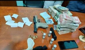 Policías se quedaron con un botín de G. 300 millones tras asalto - Oasis FM 94.3