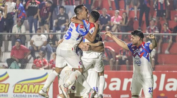 ¡Cerro vuelve a remontar dos goles, pero ahora para ganar! - Oasis FM 94.3