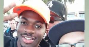 La Nación / Viral: la primera selfi de Lil Nas con un fan paraguayo