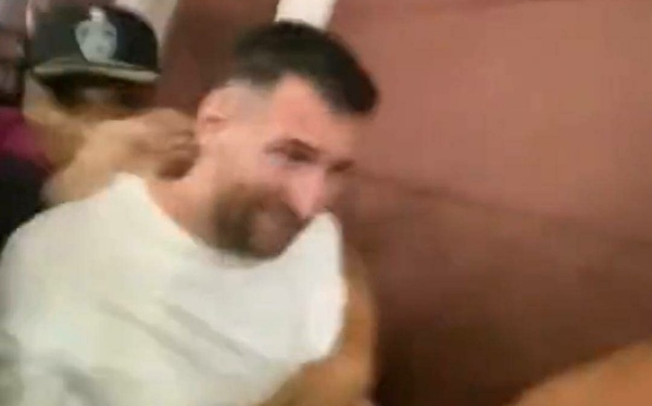 [VIDEO] Messi quiso cenar tranqui en un restaurante de ashá ¡¡¡hasta que le pasó esto!!!
