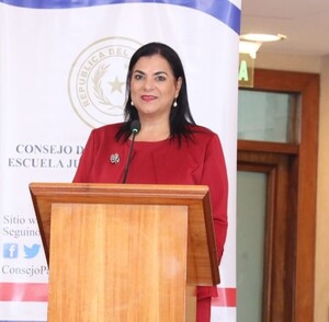 La mujer siempre está en desventaja, dice una postulante a la Corte - Judiciales.net