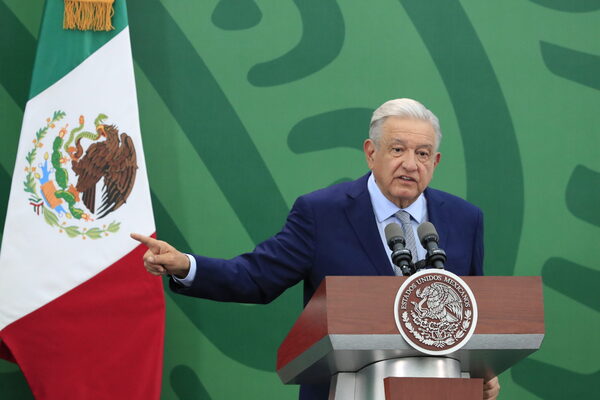 López Obrador abordará "diferencias" en energía con John Kerry - MarketData