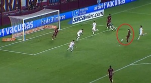 ¿Qué le pasó?: Era un gol hecho, pero erró el arco casi libre - La Prensa Futbolera
