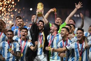 Los Campeones del Mundo estarán presentes en Paraguay el próximo lunes   - Fútbol - ABC Color