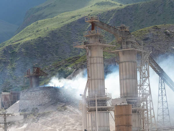 Argentina espera ingresos por 6.000 millones de dólares del sector minero en 2023 - Revista PLUS