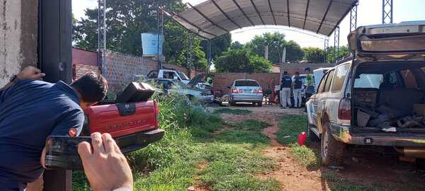 Diario HOY | Hallan auto robado y varias piezas de vehículos en un “taller”