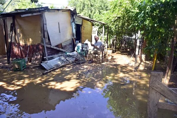 Inundaciones: Ya son 1.118 familias reubicadas en albergues de Asunción - Nacionales - ABC Color