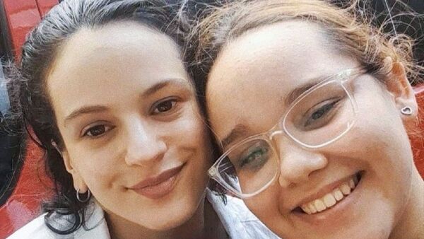 No hizo falta serenata, fans paraguayos conocieron a Rosalía