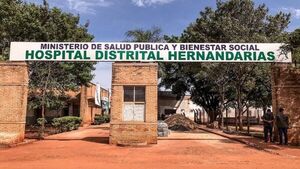 Indagan parto de adolescente en el pasillo de un hospital