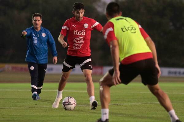 Selección Nacional: Solo falta un jugador para que Guillermo tenga plantel completo