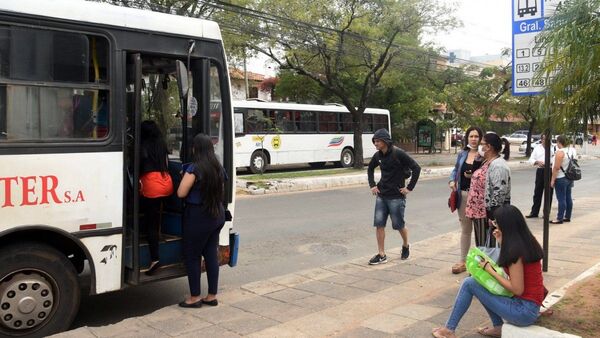 Hombre con discapacidad denuncia el cobro de pasaje en colectivos