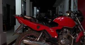 La Nación / Sorprenden a joven con prisión domiciliaria intentando robar una moto en Luque