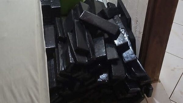 Parejita "olvidó" en el motel 162 panes de marihuana