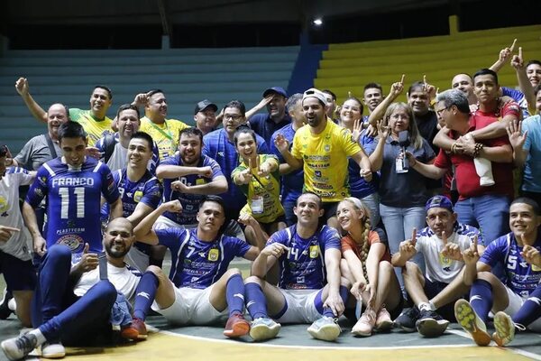 Presidente Franco es campeón del Nacional de Fútbol de Salón - Polideportivo - ABC Color