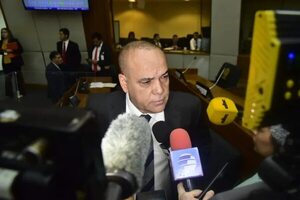 Bancada colorada pide renuncia del intendente de San Pedro de Ycuamandyyú para evitar destitución - Política - ABC Color
