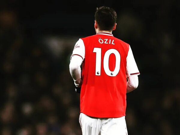 Mesut Özil se retira del fútbol profesional  - Fútbol Internacional - ABC Color