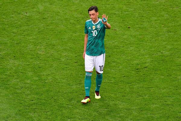 El adiós definitivo de Mesut Özil - C9N