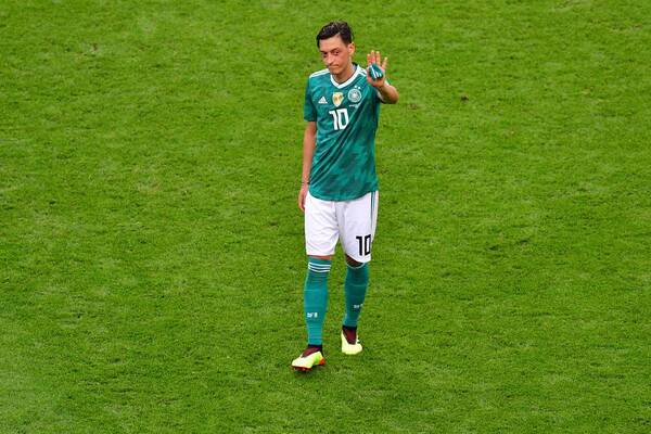 El adiós definitivo de Mesut Özil - C9N