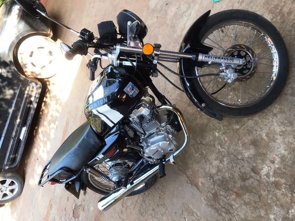 Hurtan otra moto en Luque •