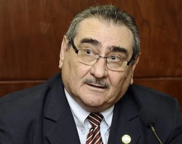 Abogado amplía denuncia contra Antonio Fretes y su “clan” - Política - ABC Color