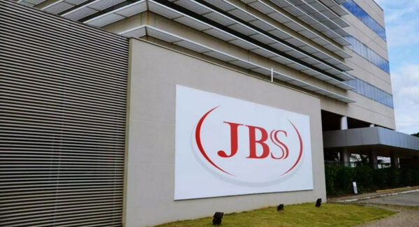 El beneficio del gigante cárnico brasileño JBS se reduce en un 24,5% en 2022 - Revista PLUS