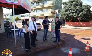 Perforan asfalto recién reparado, en el barrio Santa Ana