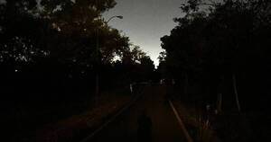 La Nación / Tramo de 700 metros carece de iluminación