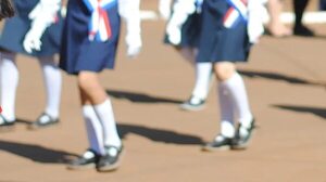 Motochorros asaltan a tres adolescentes cuando salían del colegio - ABC en el Este - ABC Color