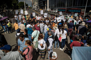 Trabajadores públicos retoman sus protestas en Caracas por un aumento salarial - MarketData