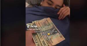 La Nación / Regaló “ramo” de billetes a su novia... ¡y causó furor!