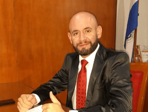 El intendente de San Pedro renuncia por faltante de G. 18 mil millones · Radio Monumental 1080 AM