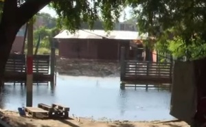 Crecida del río ya afecta a Nanawa, que está al borde de otra inundación