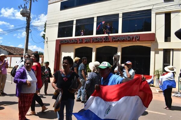 Vigilia y celebración en San Pedro del Ycuamandyyú - Nacionales - ABC Color