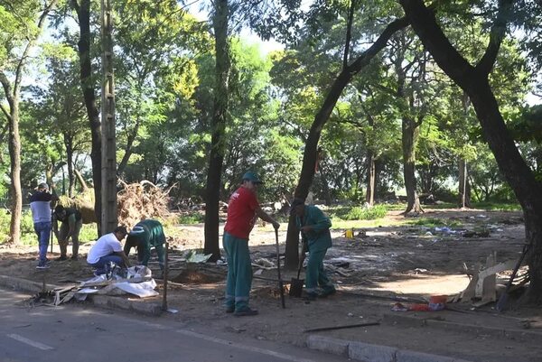 Parque Caballero: familias liberaron espacio verde tras 11 años de ocupación - Nacionales - ABC Color