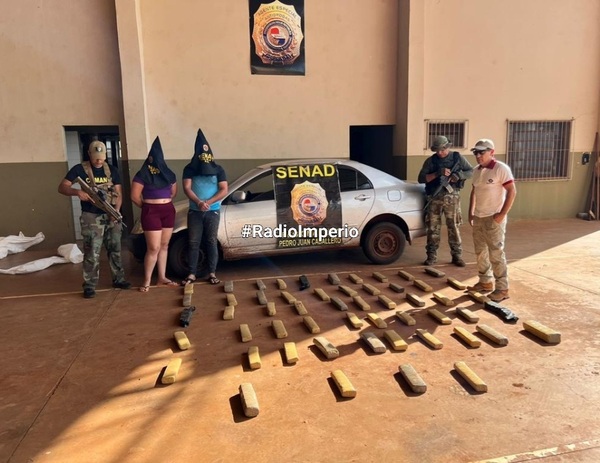 Un hombre y una mujer fueron detenidos con más de 30 kilos de marihuana en Yvypé - Radio Imperio