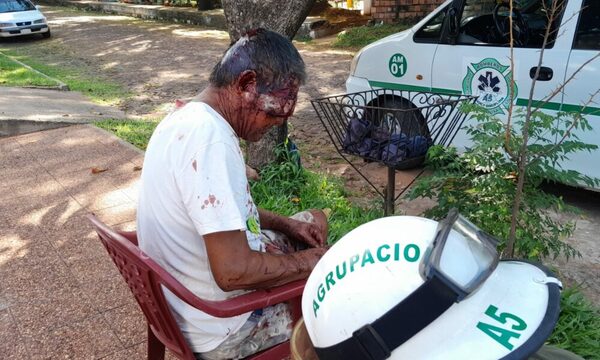 (Video) Motochorrros hieren a un hombre para robarle el celular