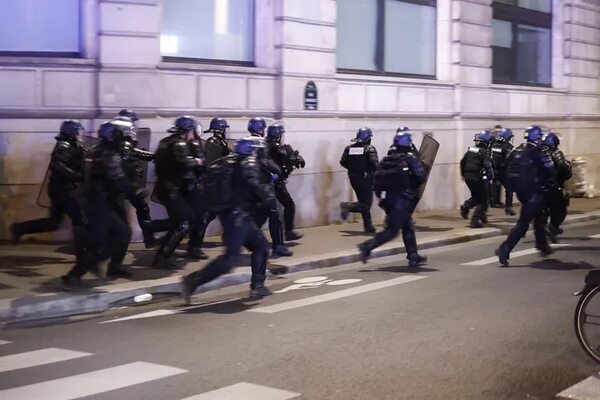 Altercados en una nueva noche de protestas en Francia - Mundo - ABC Color