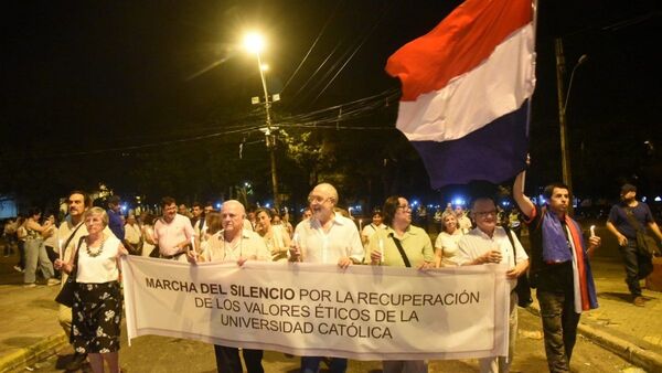 Con marcha del silencio piden desvinculación de Cristian Kriskovich de la UCA