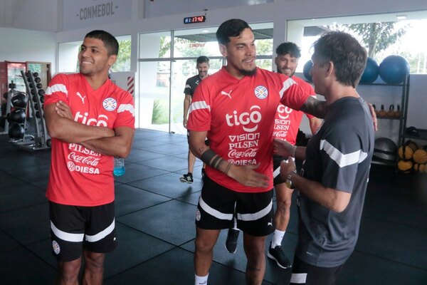 Versus / Bruno Valdez apunta a recuperar la "garra guaraní" y volver a un Mundial