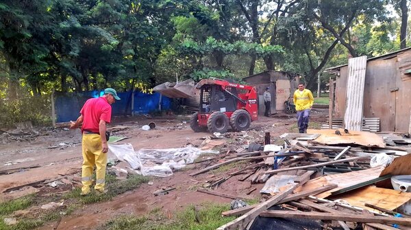 Parque Caballero está totalmente despejado tras más de una década | 1000 Noticias