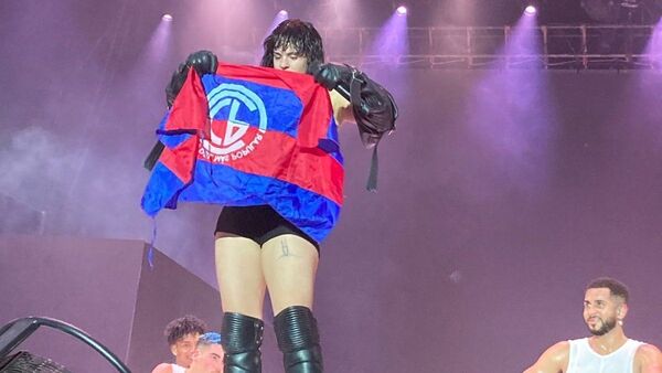 Le pasaron la bandera de Cerro Porteño a Rosalía y la rechazó