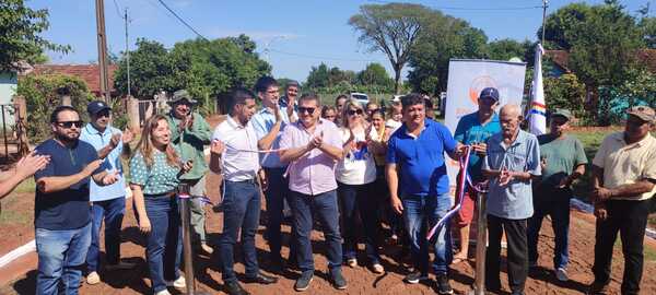 Municipio encarnaceno habilita tramos de empedrado en barrios San Pedro y San Antonio Ykecuru