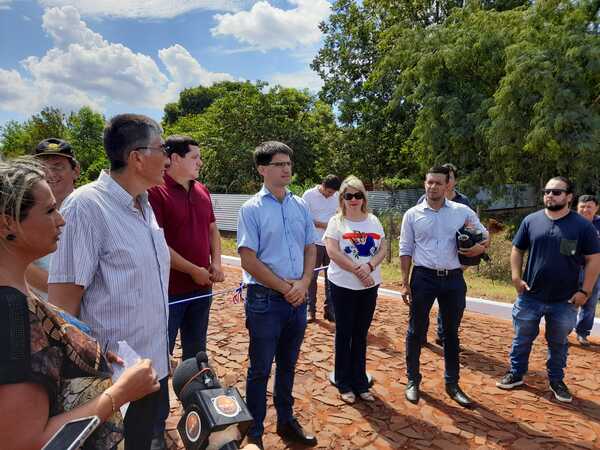 Habilitan empedrado en B° Ka'aguy Rory y vecinos resaltan compromiso del municipio encarnaceno